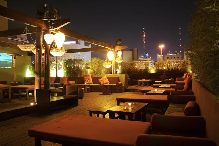 Bonn: Mittwochs kostenlos zur Sundowner-Bar aufs Museumsdach