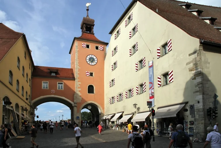 „Abenteuer Geschichte“ in Regensburg: Familientour am 19. August