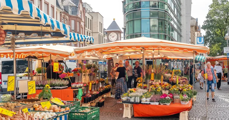 Bornheimer Wochenmarkt in Frankfurt an zwei Tagen