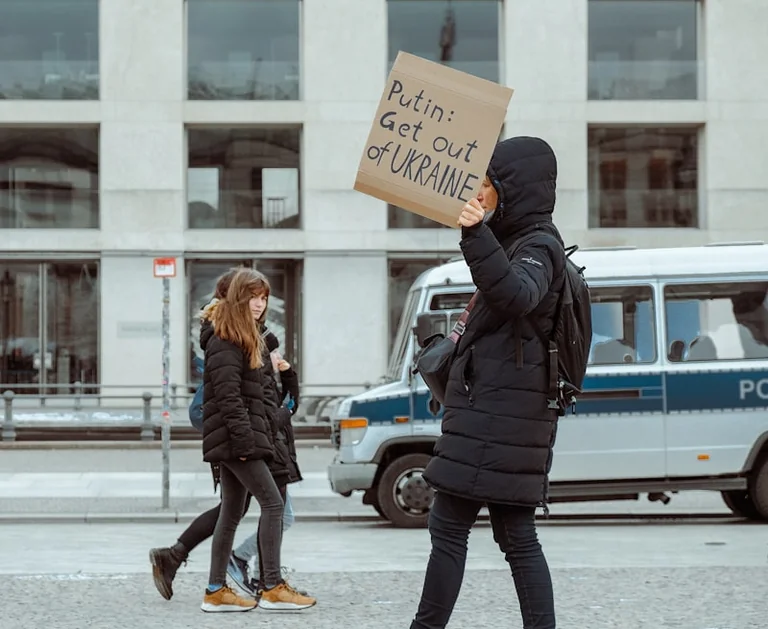 Großdemonstration: Sperrungen im Berliner Regierungsviertel