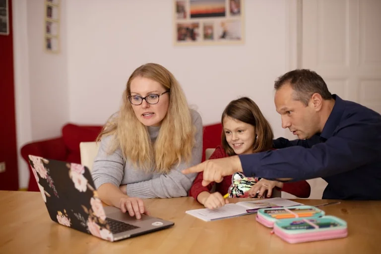 Schulstart am 10. August: Was Familien jetzt klären sollten