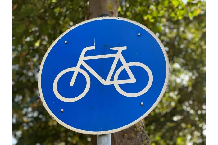 Schwerin baut Radroute aus – Autofahrer verlieren Vorrang