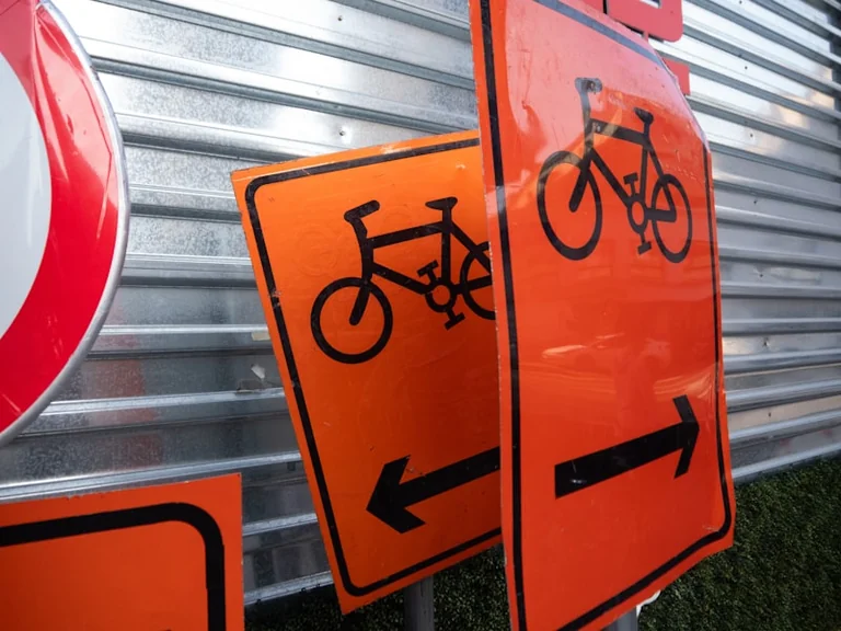 Schwerin baut Radroute aus – Autofahrer verlieren Vorrang