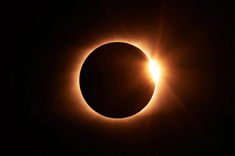 Sonnenfinsternis am 12. August: So sehen Sie sie in Deutschland sicher
