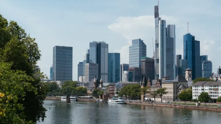 „Secret Service“ in Frankfurt: Naturforschung ab 25. September