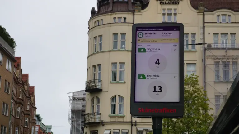 Wikipedia-Bus kommt nach Regensburg: Freies Wissen am Neupfarrplatz