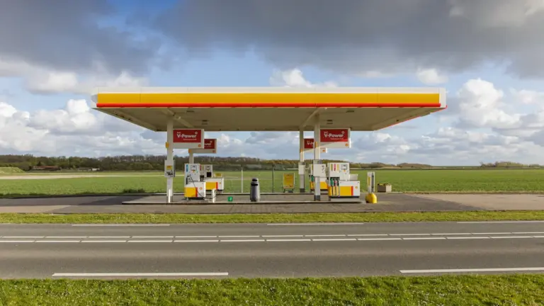 Spritpreise entlang der Route vergleichen und Umwege vermeiden