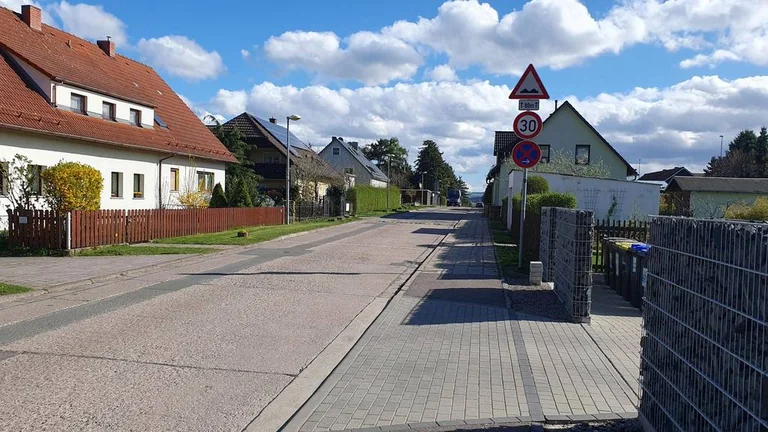 Weimar: Sportplatz Lindenberg bleibt trotz Straßensperrung erreichbar: what residents need to know